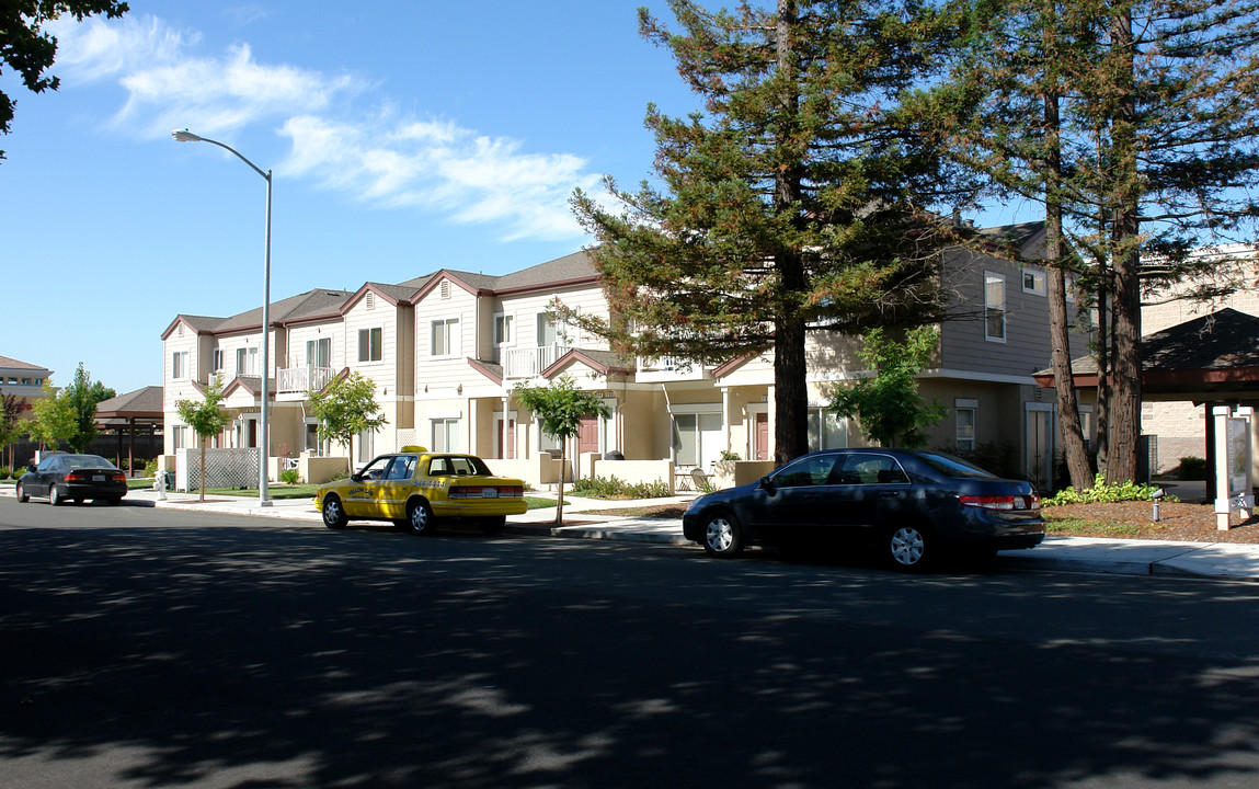 Marketplace Apartments in Santa Rosa, CA - Foto de edificio