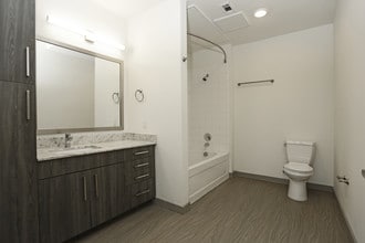 101 Center in Arlington, TX - Building Photo - Building Photo
