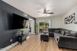 5877 N Granite Reef Rd in Scottsdale, AZ - Building Photo