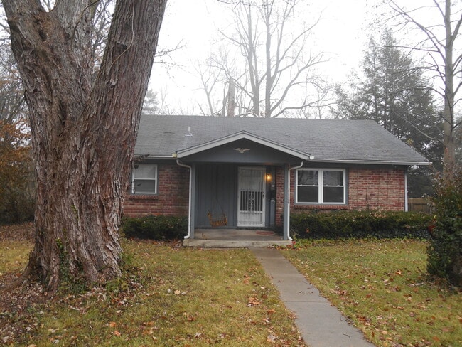813 S Mitchell St in Bloomington, IN - Building Photo - Building Photo