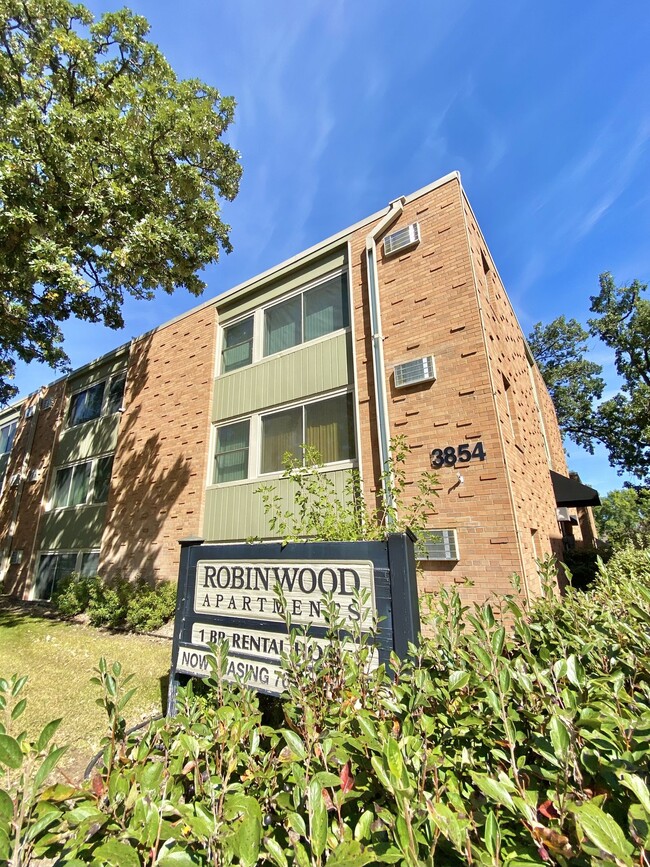 Robinwood Apartments in Minneapolis, MN - Foto de edificio - Building Photo