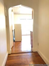 72 Strathmore Rd, Unit 4B in Boston, MA - Foto de edificio - Building Photo