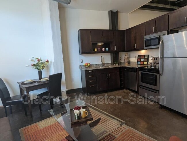 property at 101 E 6th St