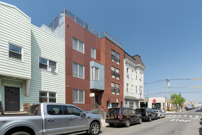 197 Russell St in Brooklyn, NY - Building Photo - Building Photo