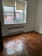 3415 74th St, Unit SB in Jackson Heights, NY - Building Photo - Building Photo