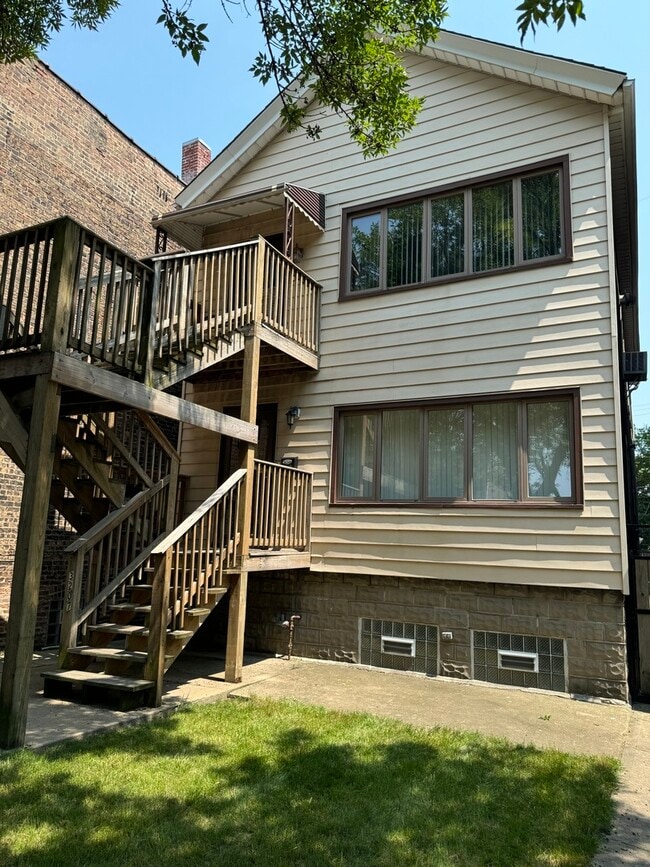 property at 3207 S Wells St