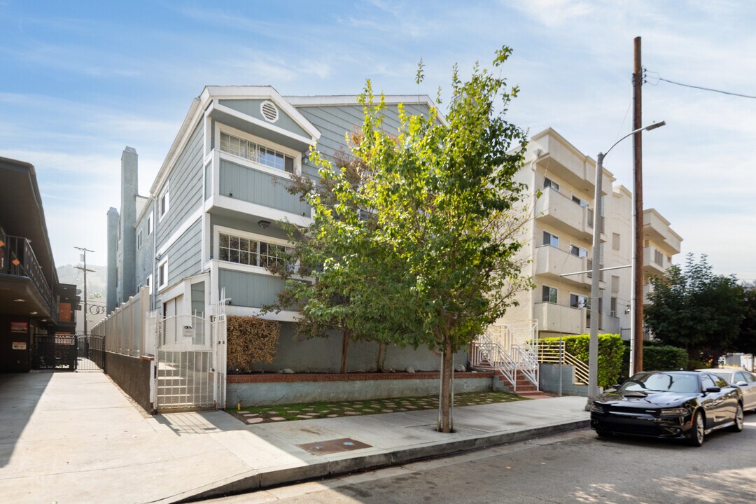 4211 Arch Dr in Studio City, CA - Building Photo