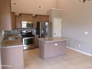 5532 Ignacio Frias Dr in El Paso, TX - Building Photo - Building Photo