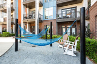 The Village at Commonwealth in Charlotte, NC - Foto de edificio - Building Photo