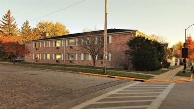 Carriage House in Richland Center, WI - Building Photo - Building Photo