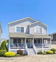 21 Jersey City Ave in Lavallette, NJ - Building Photo