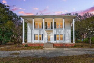 409 Meadow Rd in Lumberton, NC - Building Photo