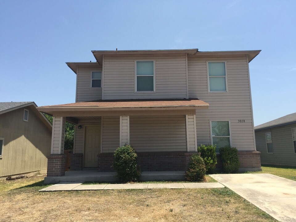 3018 Edison Crest in San Antonio, TX - Building Photo