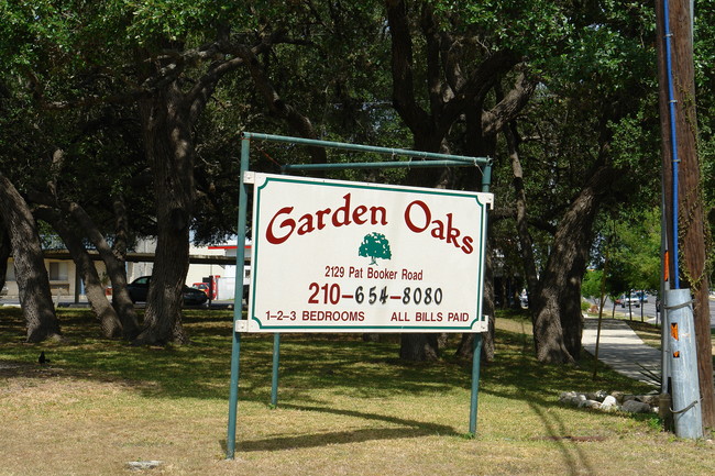 Garden Oaks Apatments in Universal City, TX - Building Photo - Building Photo