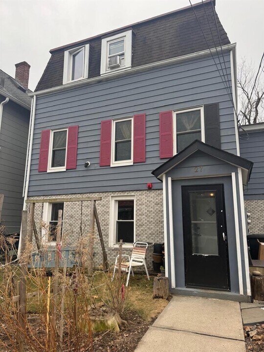 27 White Ave-Unit -1 in Nyack, NY - Building Photo