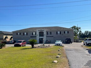 4854 Pontchartrain Dr in Slidell, LA - Building Photo - Building Photo