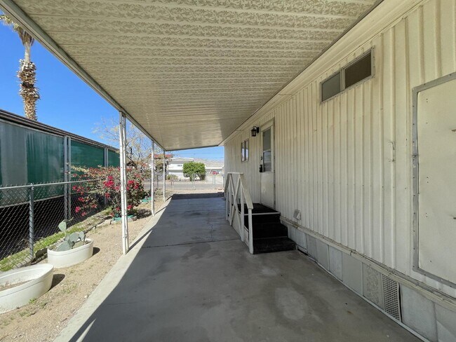 2106 Hermosa Dr in Bullhead City, AZ - Building Photo - Building Photo