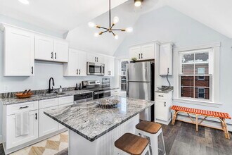 48 Sever St, Unit 2 in Worcester, MA - Building Photo - Building Photo