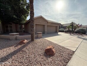 6335 W Donald Dr in Glendale, AZ - Building Photo - Building Photo