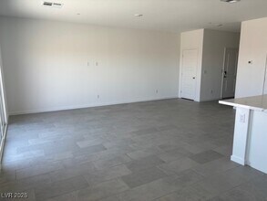 3822 Cliff Meadow Ct in Las Vegas, NV - Building Photo - Building Photo