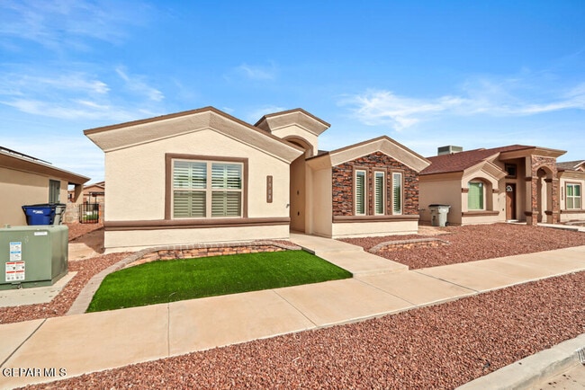 1908 Thomas Lackland St in El Paso, TX - Building Photo - Building Photo