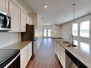 2112 Saffron Walden Dr in Plant City, FL - Building Photo - Building Photo