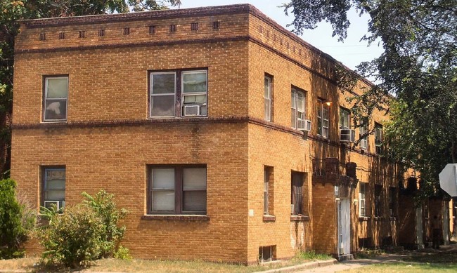 306 E Pine St in Wichita, KS - Building Photo - Building Photo