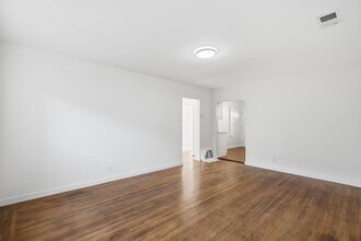541 Jackson Ave in Redwood City, CA - Building Photo - Building Photo