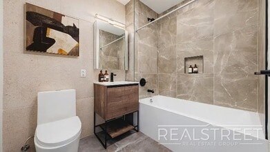 1499 Bedford Ave in Brooklyn, NY - Foto de edificio - Building Photo