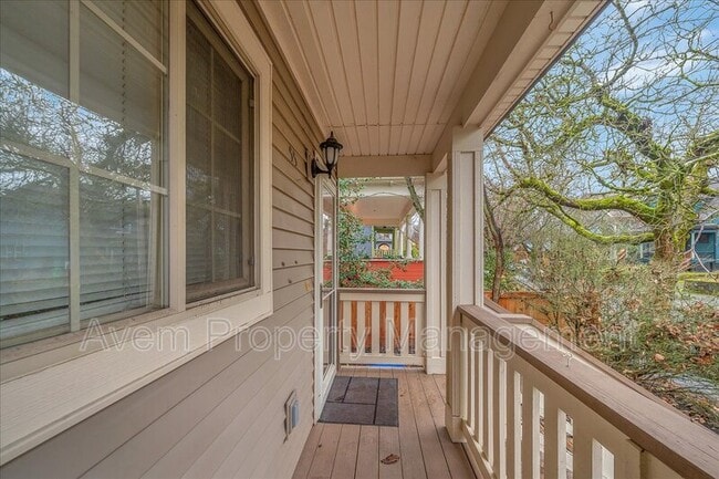 55 NE Cook St in Portland, OR - Building Photo - Building Photo