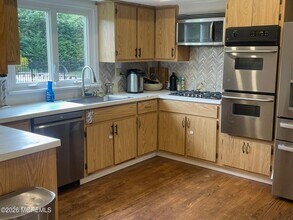 81 Hollywood Ave in West Long Branch, NJ - Building Photo - Building Photo