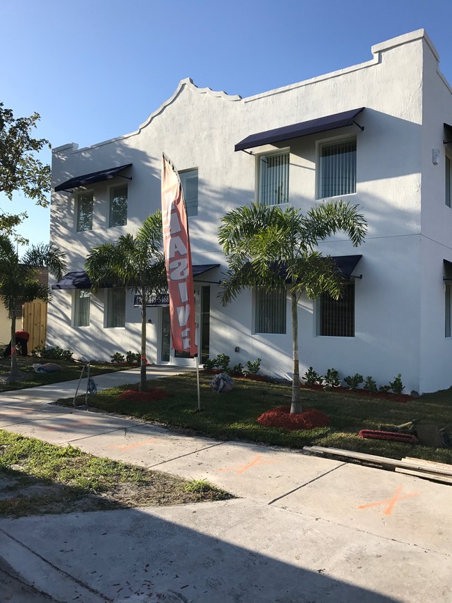 165 NW 39th St in Miami, FL - Building Photo - Building Photo