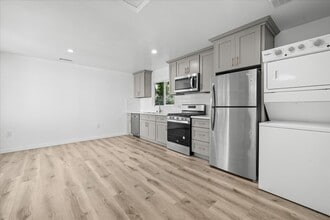 4037 Madison Ave in Culver City, CA - Foto de edificio - Building Photo