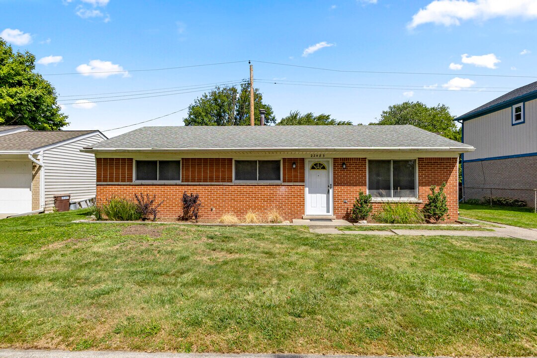 22483 Sunnydale St in St. Clair Shores, MI - Building Photo