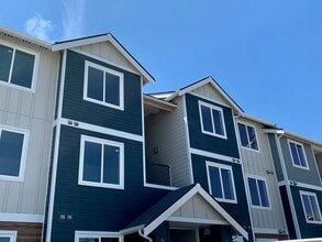 Plateau 176 Apartments in Tacoma, WA - Foto de edificio - Building Photo