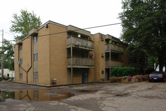 South Reo Apartments in Lansing, MI - Building Photo - Building Photo