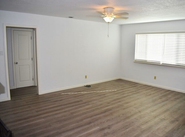 102 Laurel St in Vacaville, CA - Building Photo - Building Photo