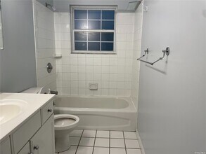 20 Mckinley Ave in Hicksville, NY - Building Photo - Building Photo