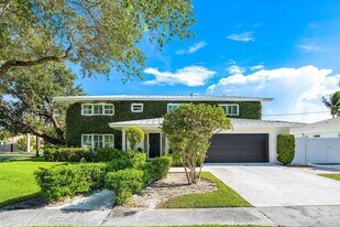 900 SW 16th St in Boca Raton, FL - Building Photo