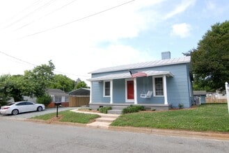 404 Oneida St in Graham, NC - Building Photo - Building Photo