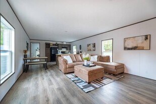 730 Three Bridges Estates Cir in Jacksonville, NC - Building Photo