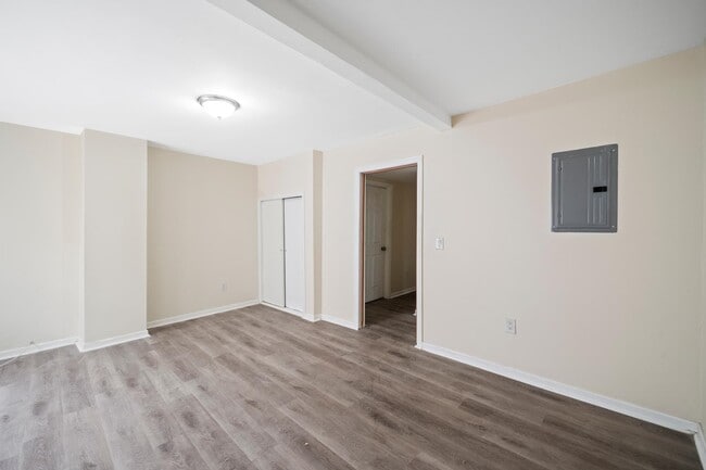687 Summit Ave in Jersey City, NJ - Building Photo - Building Photo