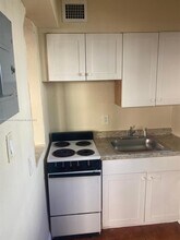 1319 NW 60th St in Miami, FL - Building Photo - Building Photo