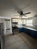 1081 Blue Hills Ave, Unit C in Bloomfield, CT - Building Photo