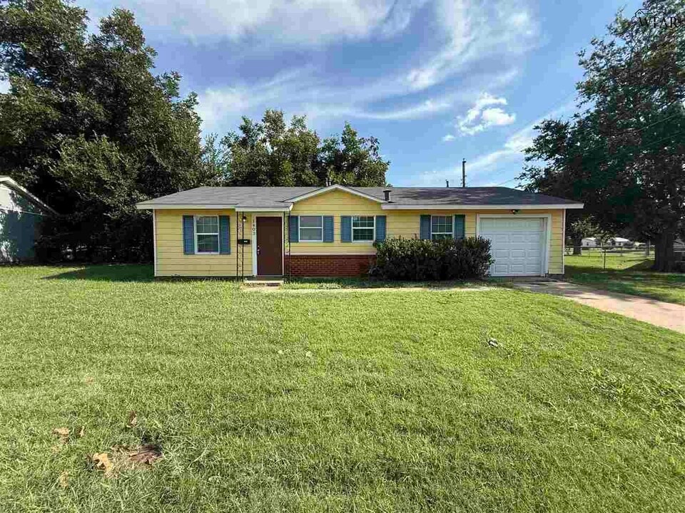1403 E Cortez Dr in Wichita Falls, TX - Building Photo