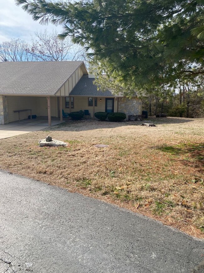 property at 10 Kimberling Shores Ln