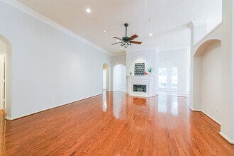 14610 Farrawood Dr, Unit 615 in Cypress, TX - Building Photo - Building Photo