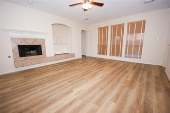 310 Watercrest Harbor Ln in League City, TX - Building Photo - Building Photo