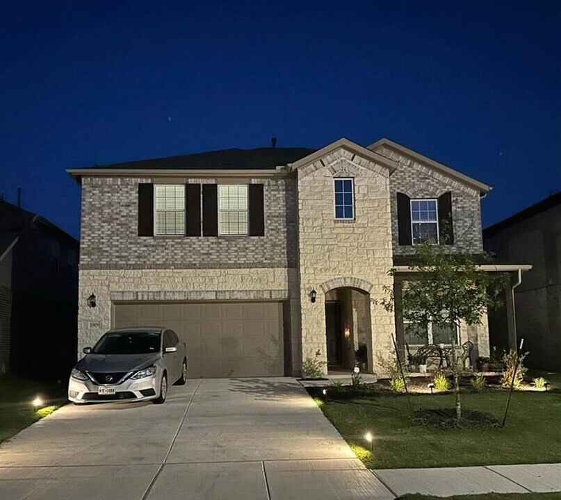 11909 Bacalar Bnd in Manor, TX - Building Photo