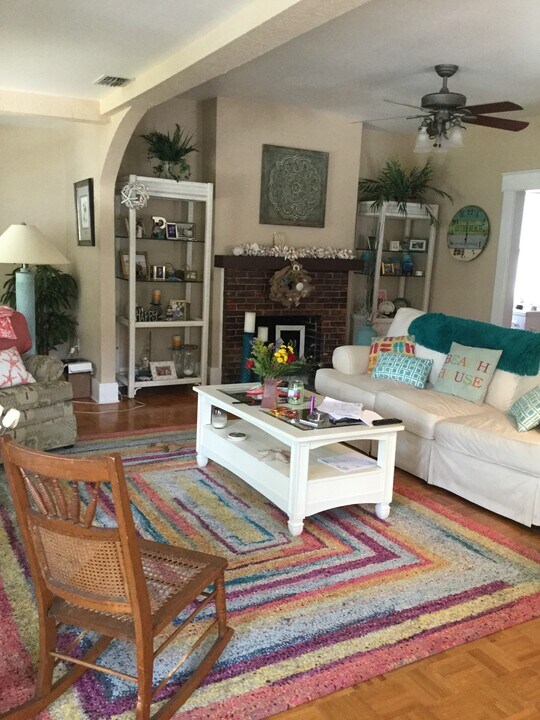 132 8th Ave N, Unit #2 in St. Petersburg, FL - Building Photo